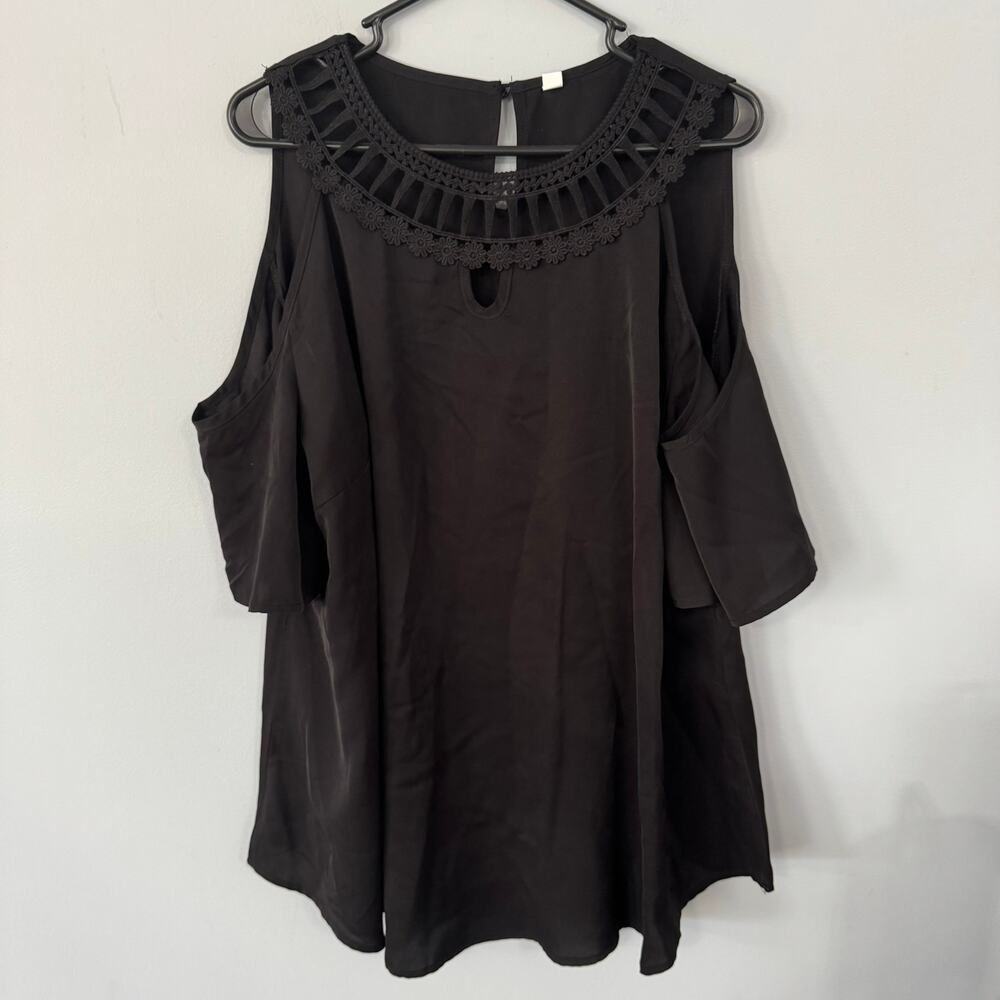 Unbranded Black Crochet Neckline Cold Shoulder Top Plus Size 2X Spandex Blend